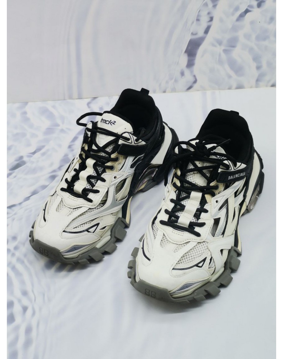 Balenciaga sneakers hot sale second hand